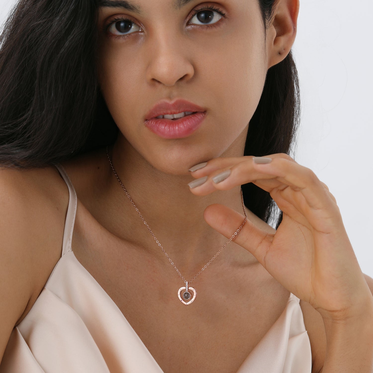 Phomora Heart-Shaped Hollow personallized photo necklace