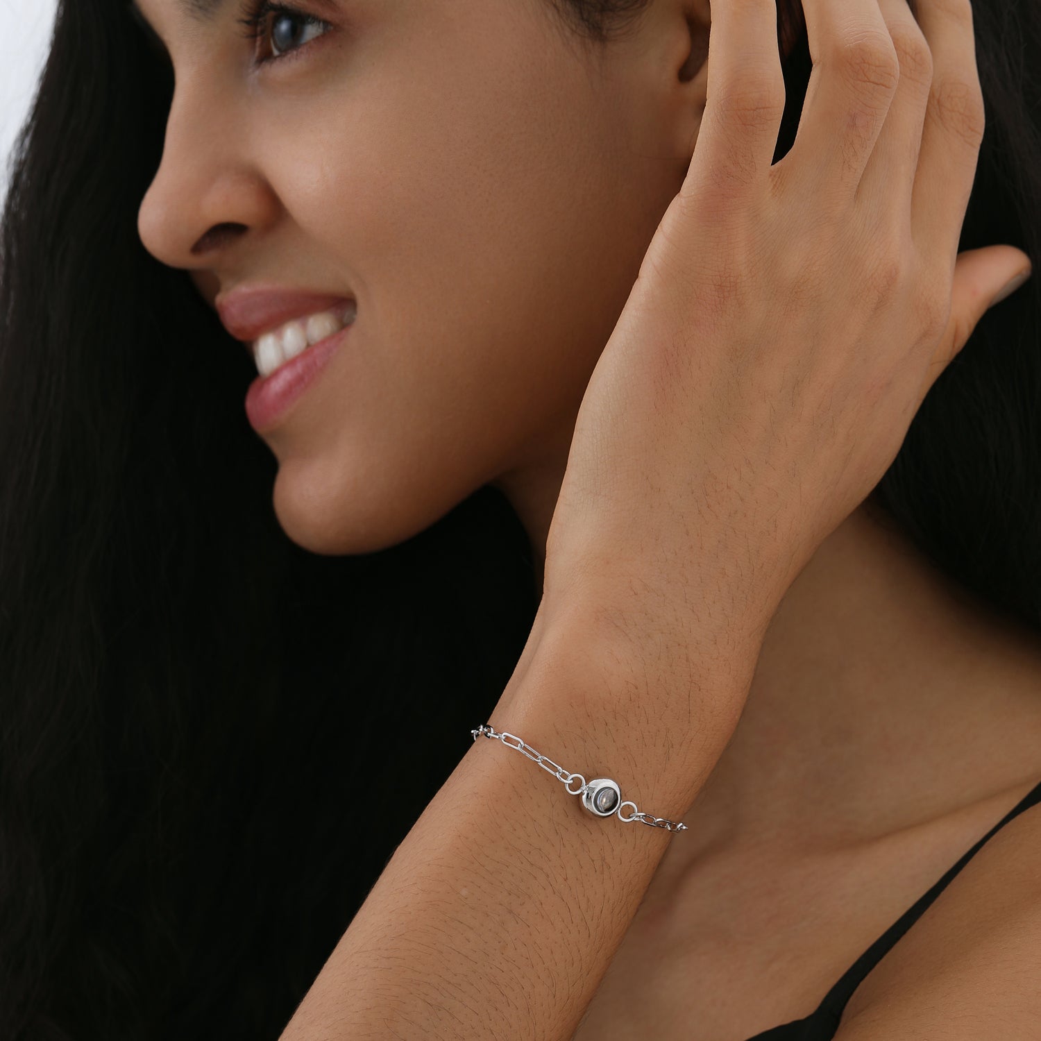 Phomora Timeless Cable Chain Photo Bracelet with personalized projection charm