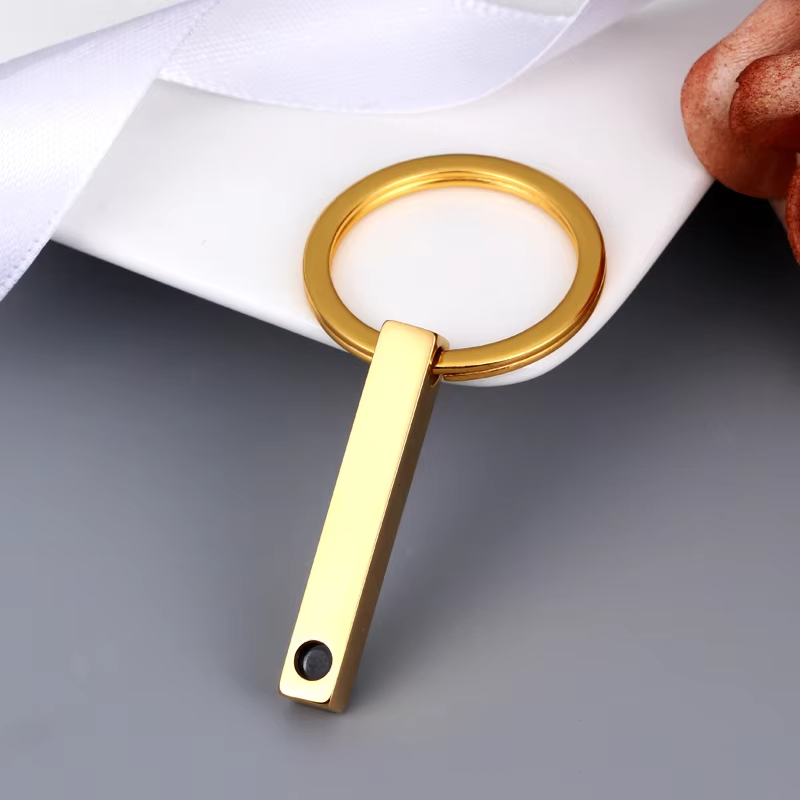 Personalized keepsake keychain with hidden photo projection