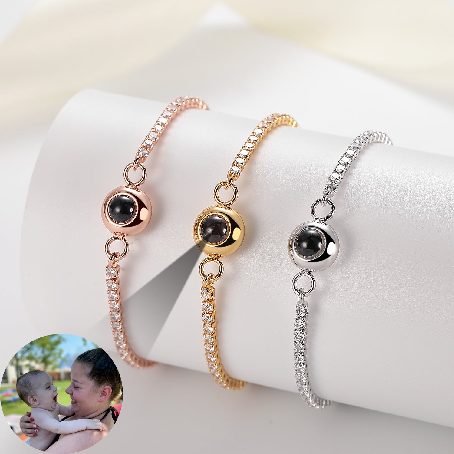 Phomora Treasure Photo Bracelet with personalized projection charm