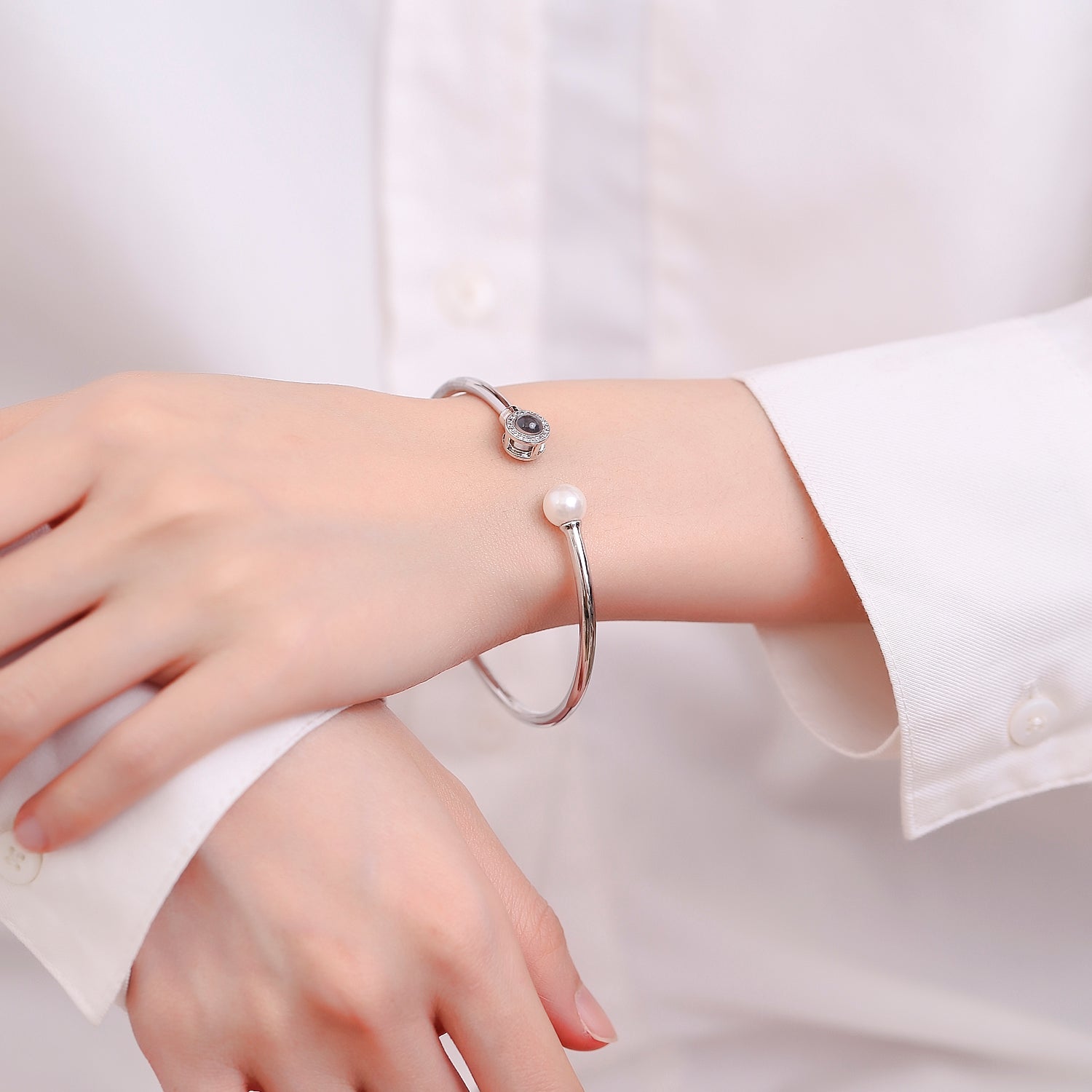 Personalized pearl and photo bracelet gift for her