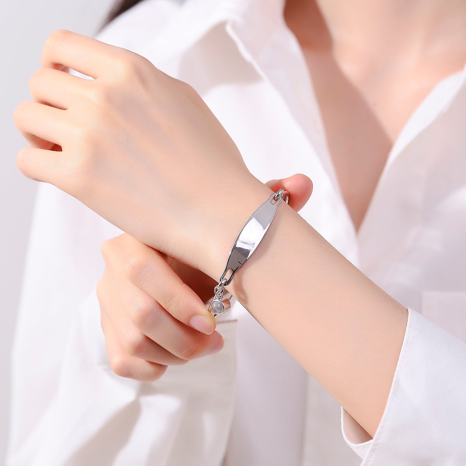 Phomora Echoes Engraving Photo Bracelet with hidden photo charm