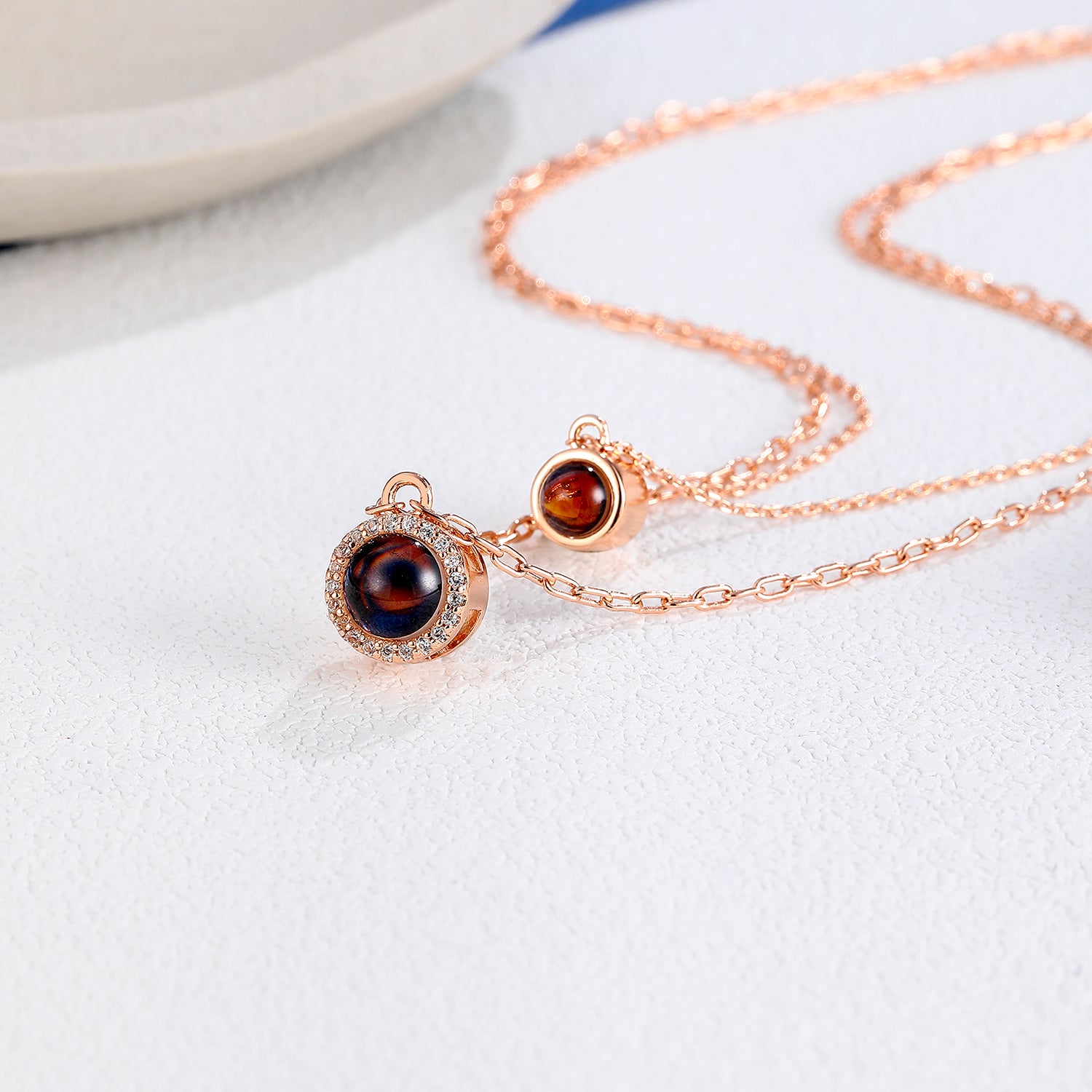 Phomora BFF round photo projection necklace set with hidden photos