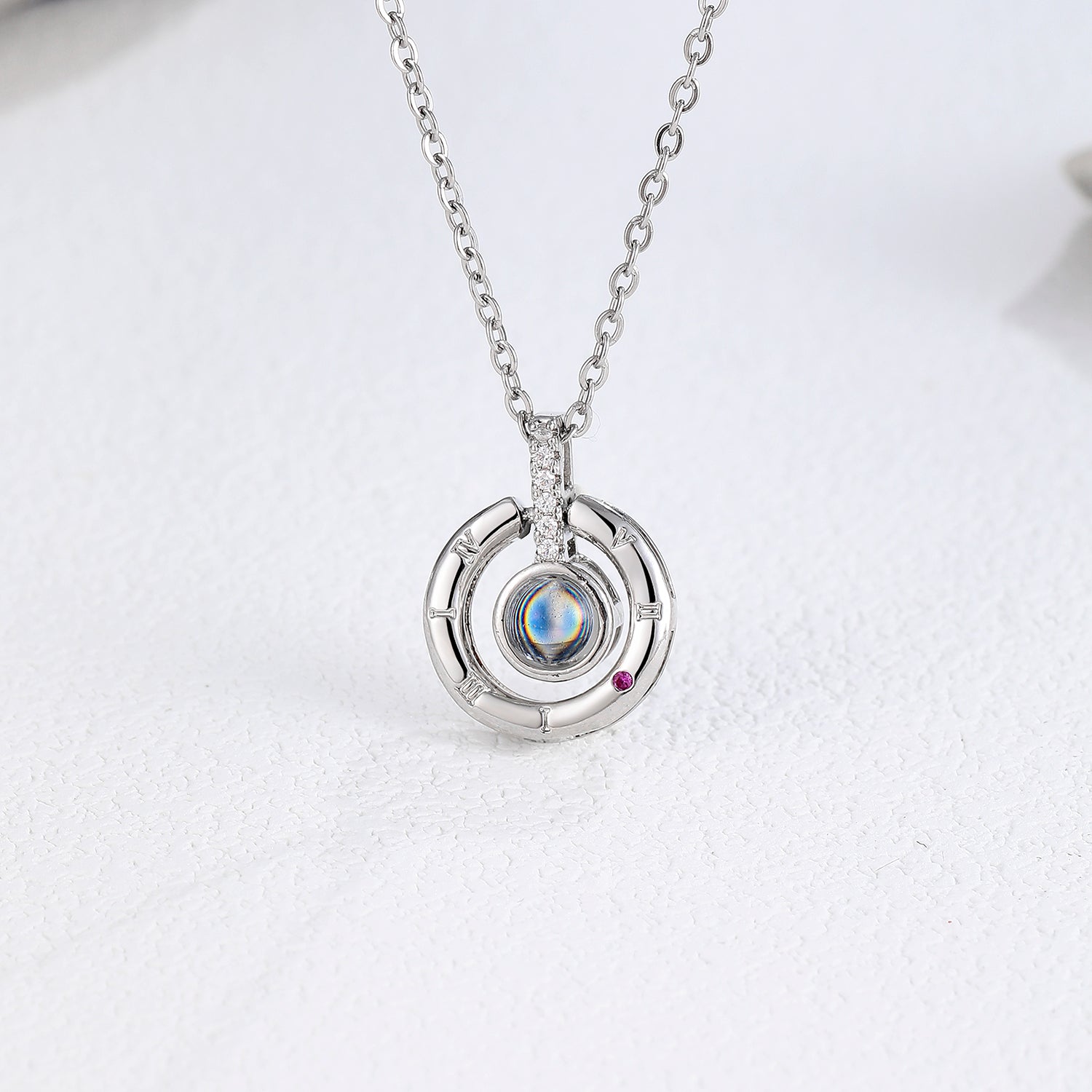 Minimalist personalized jewelry gift by Phomora