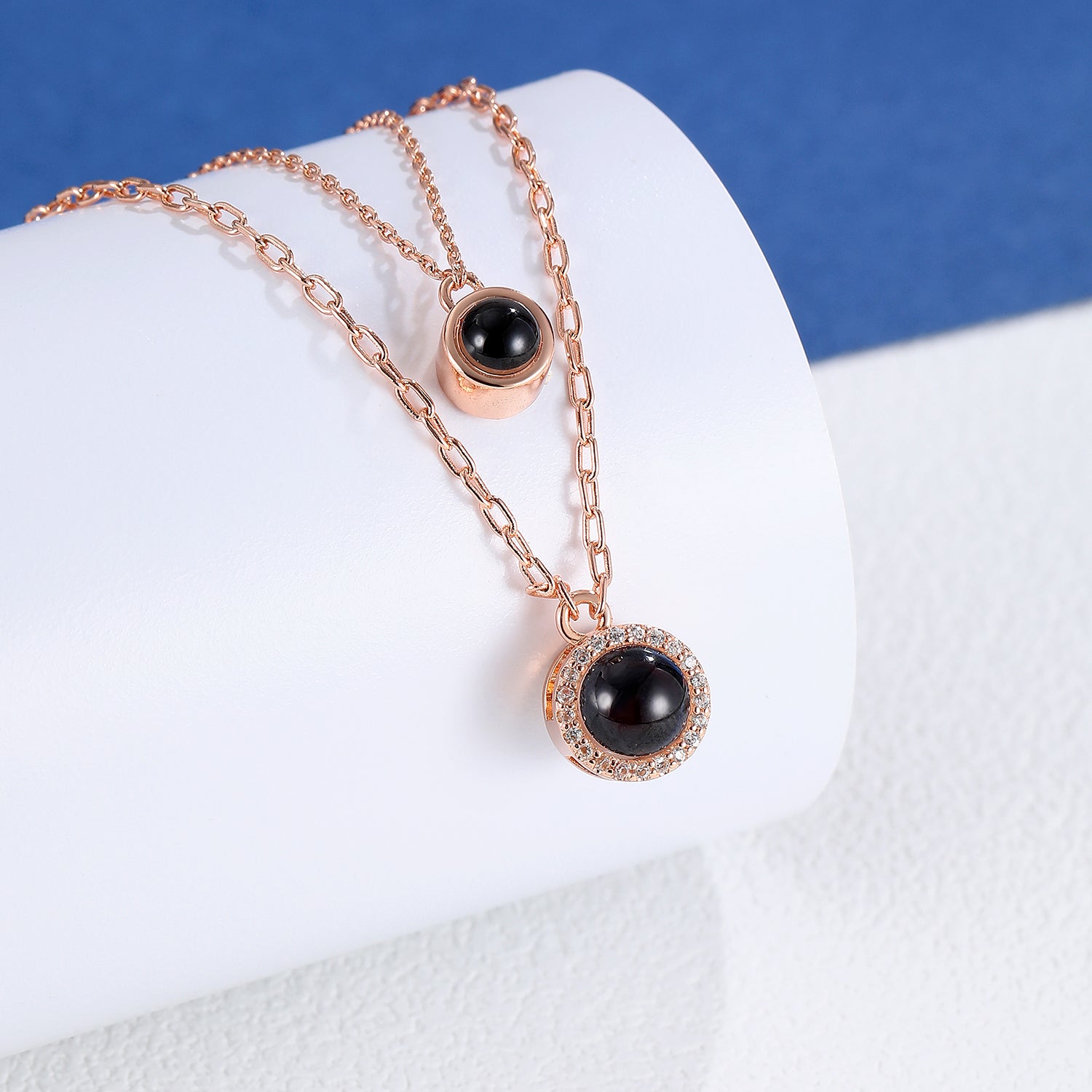 Phomora BFF round photo projection necklace set with hidden photos