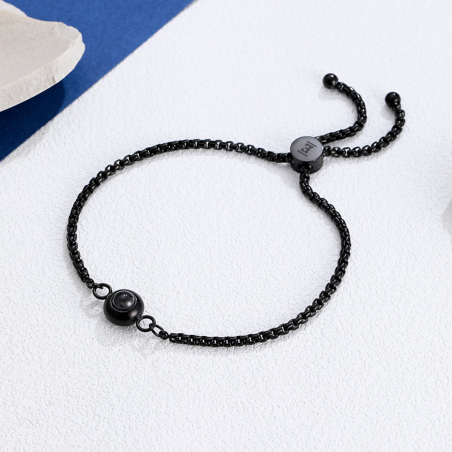 Custom projection jewelry bracelet by Phomora