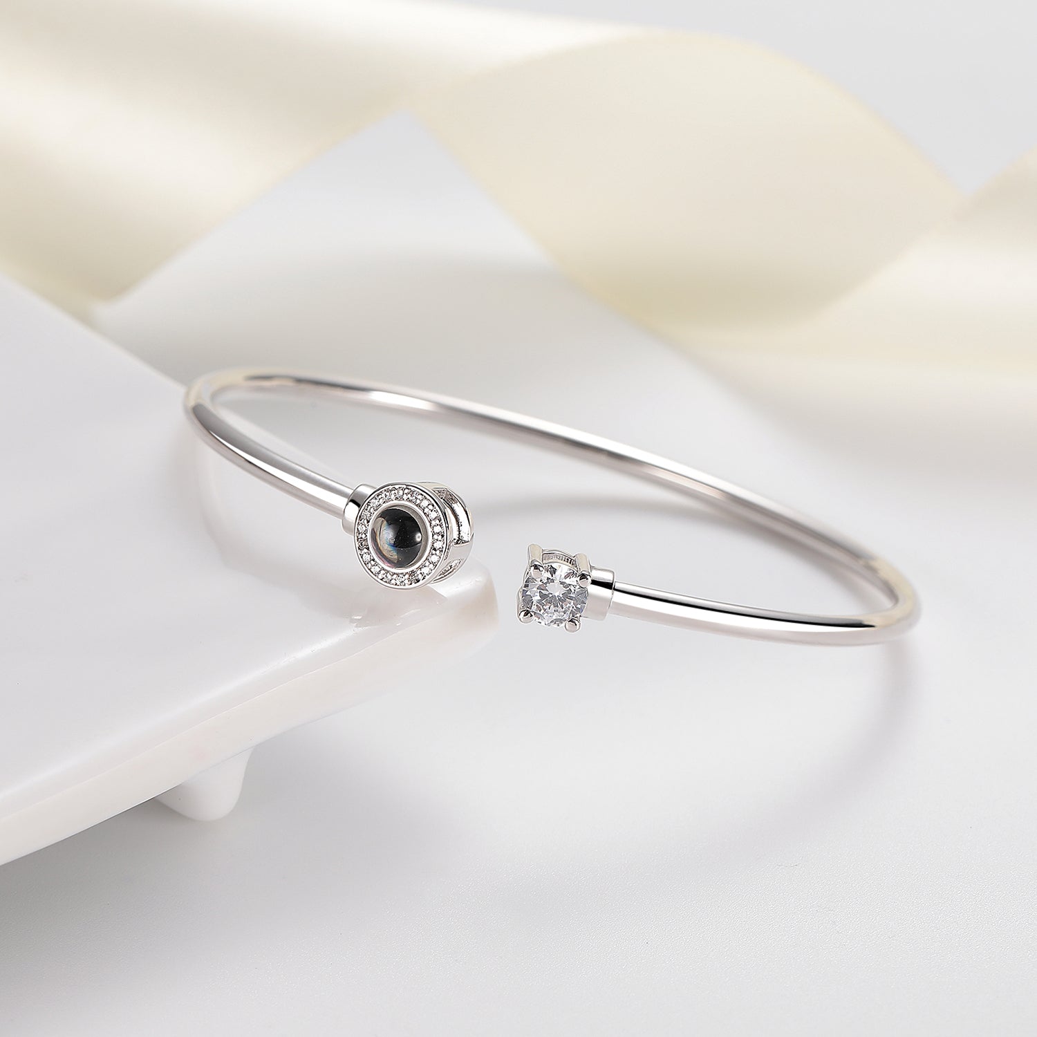 Dazzling Memories Zircon-Adorned Projection Photo Bracelet