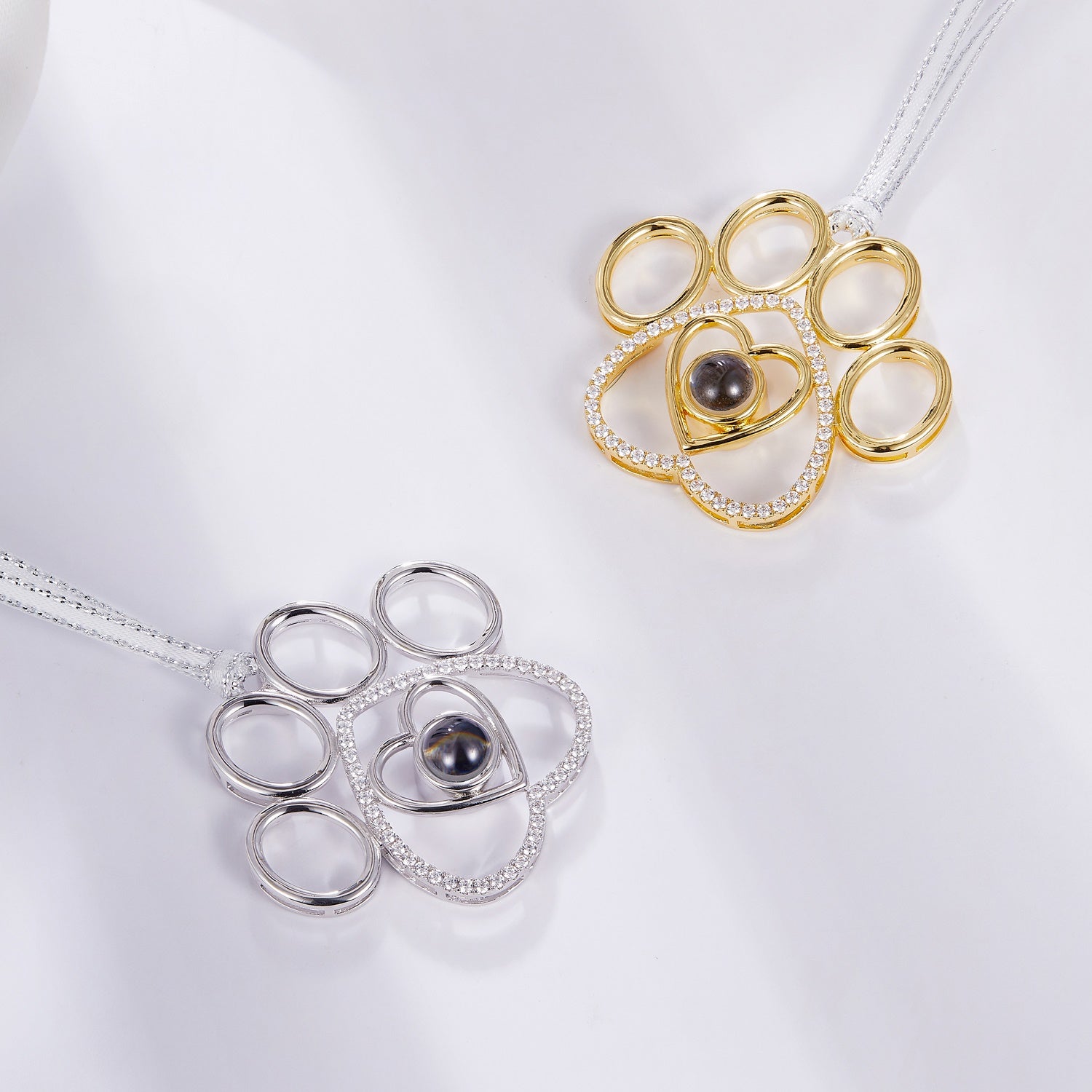 Personalized Paw Photo Ornament for pets by Phomora